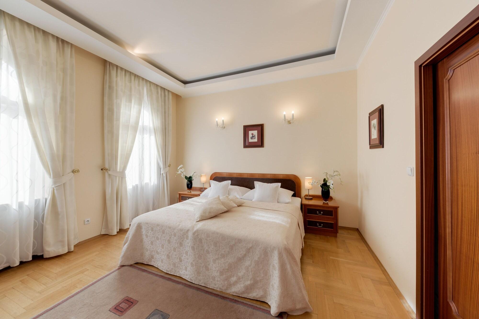 Louren Hotel Prague Ngoại thất bức ảnh