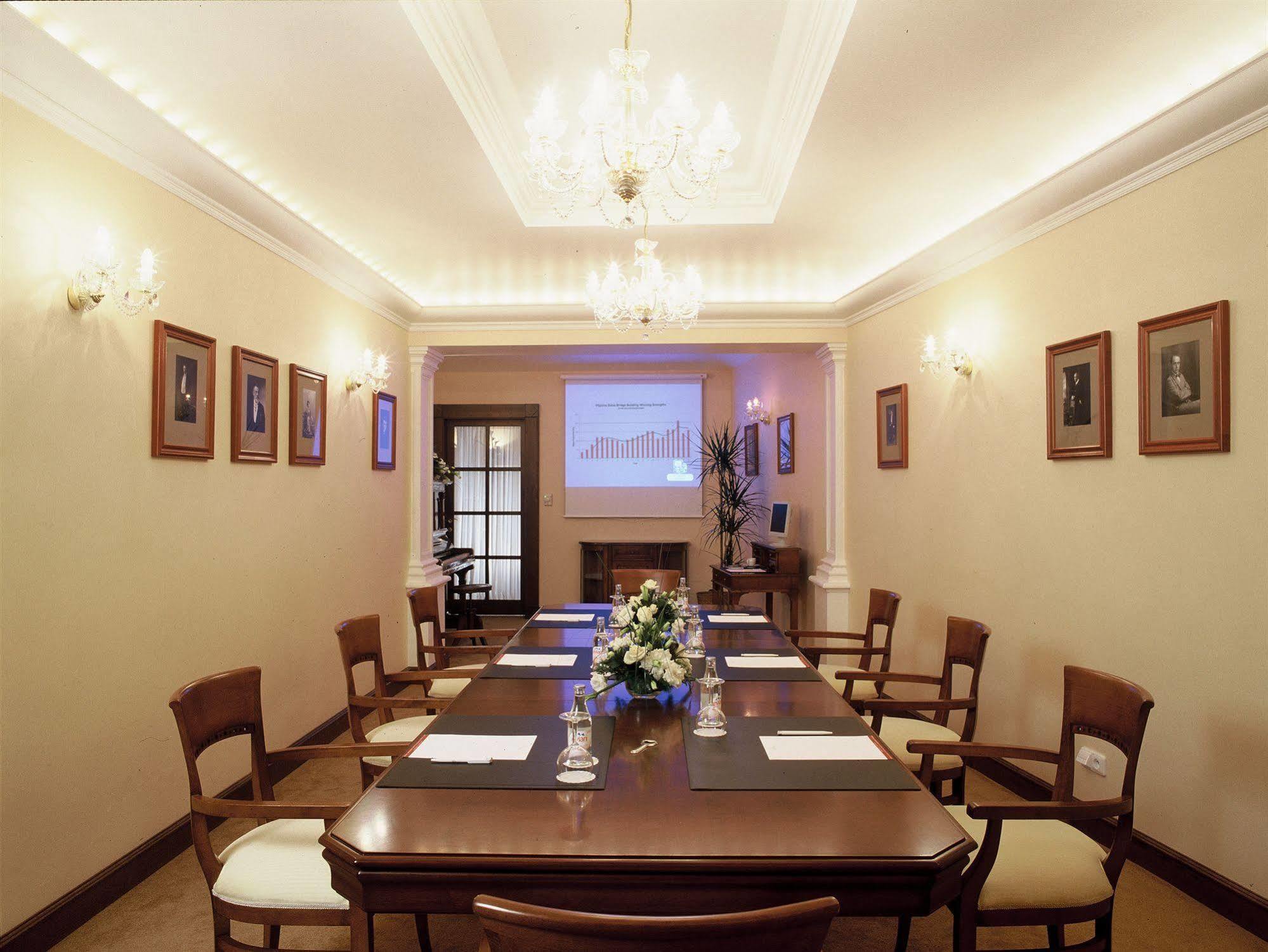 Louren Hotel Prague Ngoại thất bức ảnh