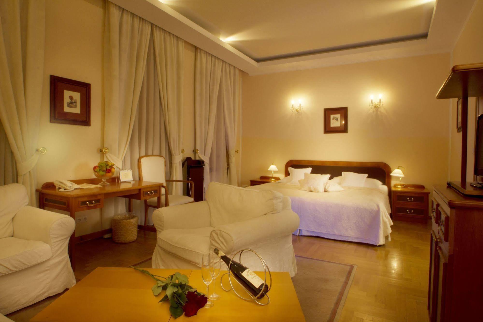 Louren Hotel Prague Ngoại thất bức ảnh