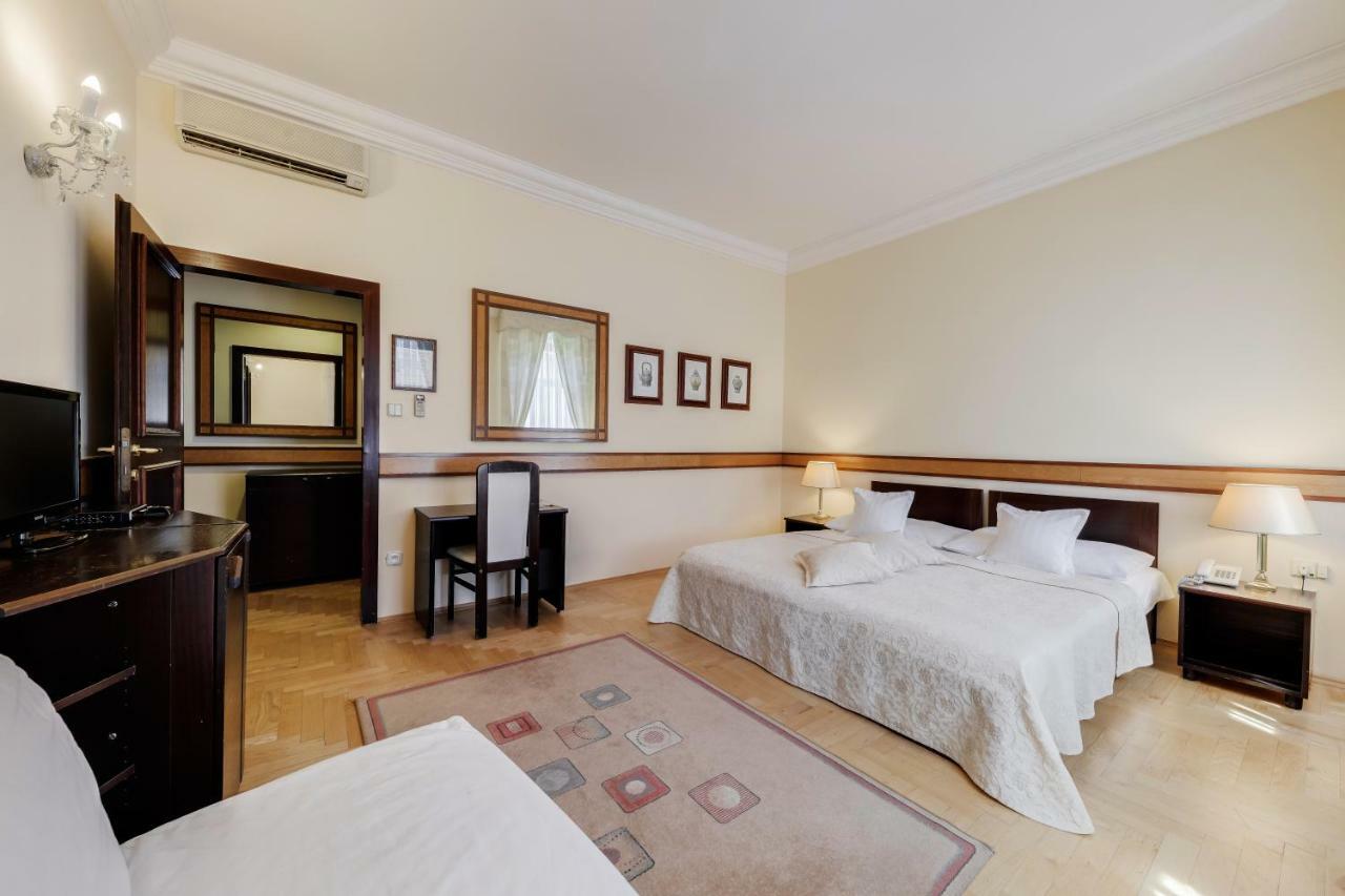 Louren Hotel Prague Ngoại thất bức ảnh