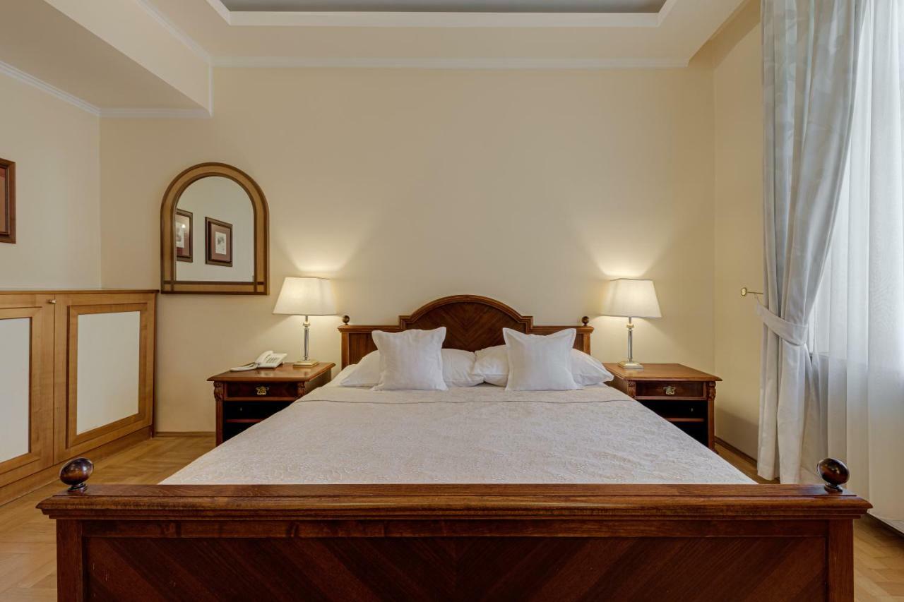 Louren Hotel Prague Ngoại thất bức ảnh